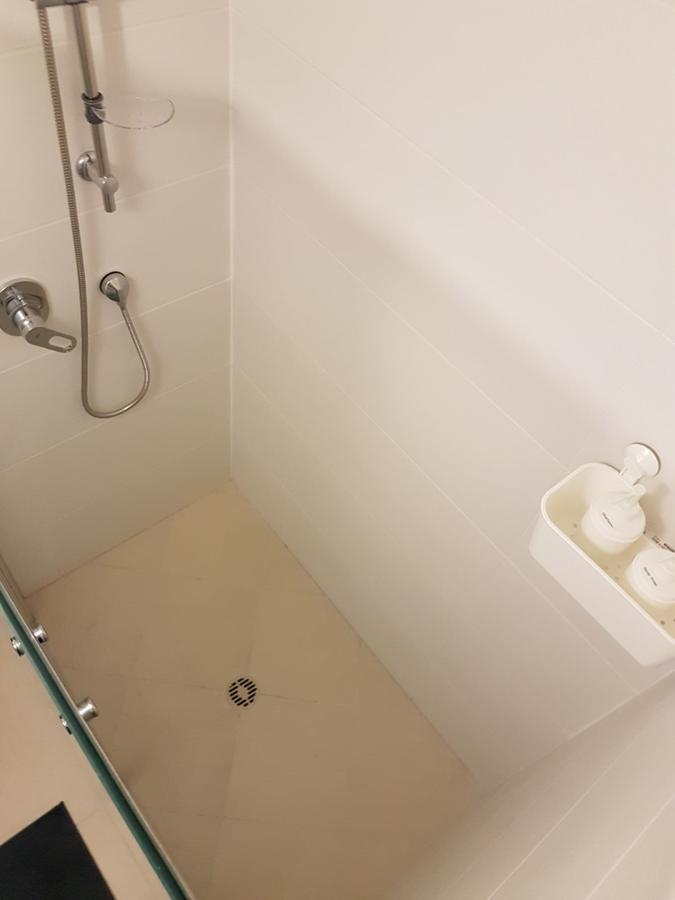 Private Bed/Bathroom In Νετάνια Εξωτερικό φωτογραφία