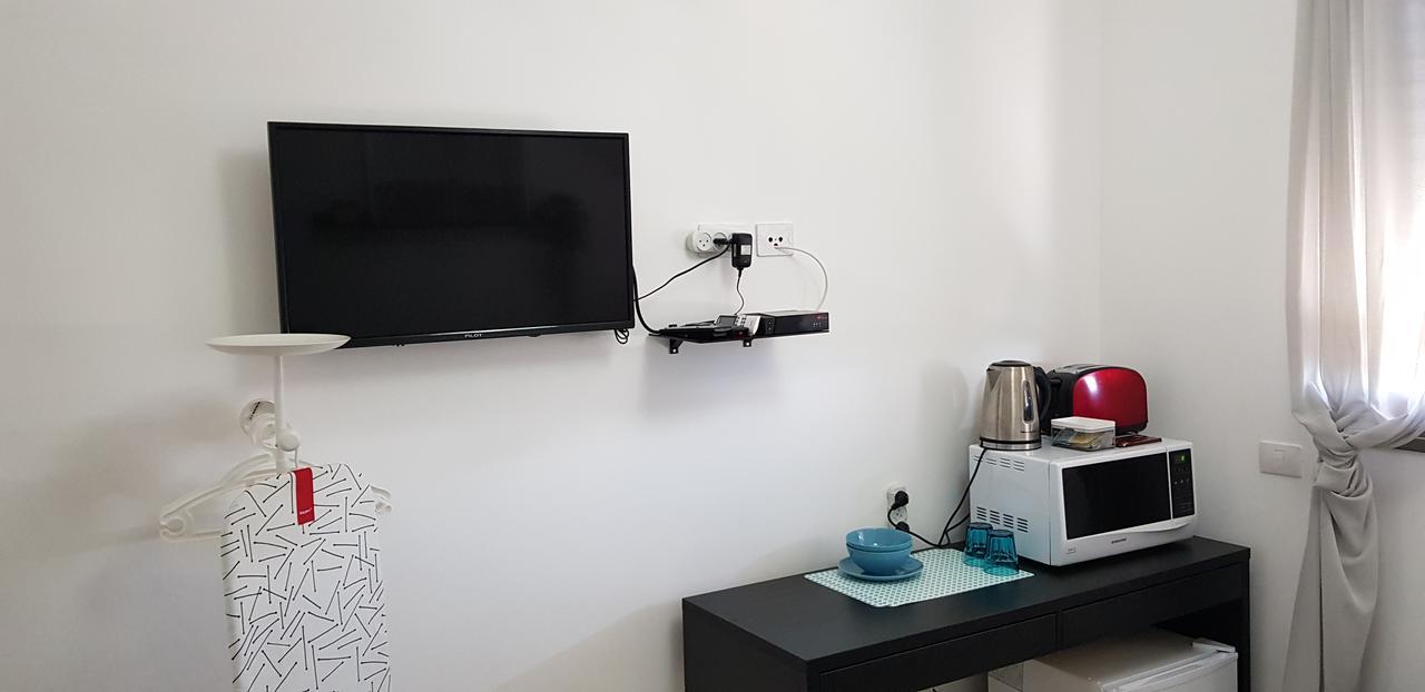Private Bed/Bathroom In Νετάνια Εξωτερικό φωτογραφία
