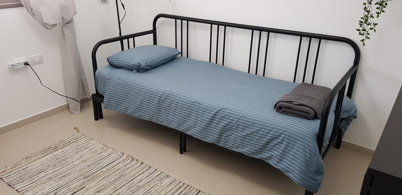 Private Bed/Bathroom In Νετάνια Εξωτερικό φωτογραφία
