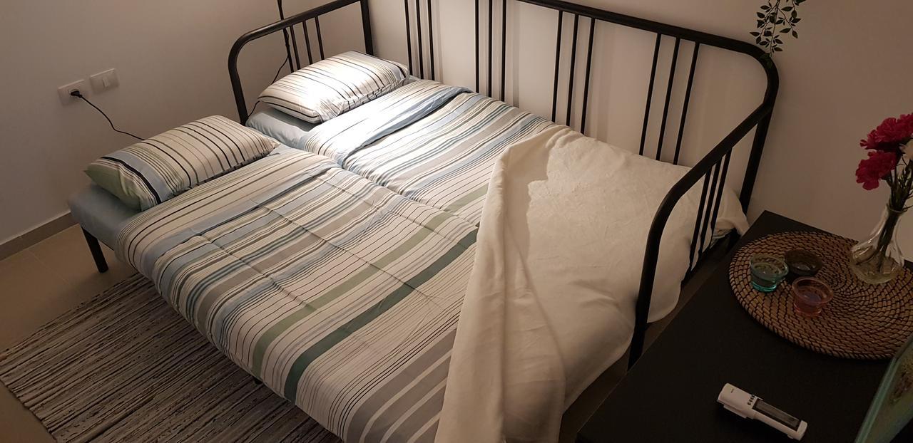 Private Bed/Bathroom In Νετάνια Εξωτερικό φωτογραφία