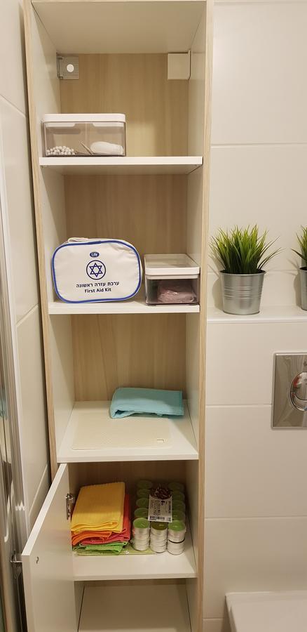 Private Bed/Bathroom In Νετάνια Εξωτερικό φωτογραφία